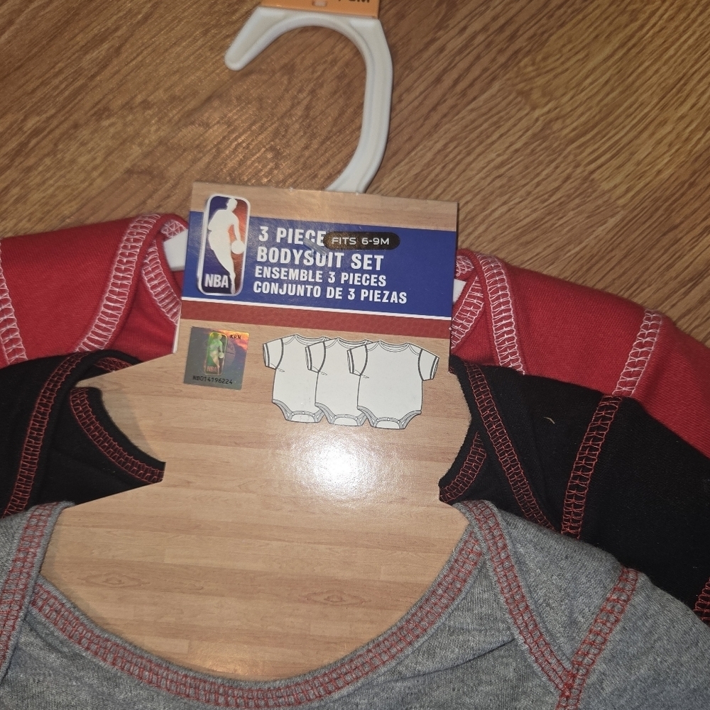 NBA Atlanta Hawks Baby Fan Bodysuit 3pc NWT 6-9M Cotton Basketball - Picture 2 of 5